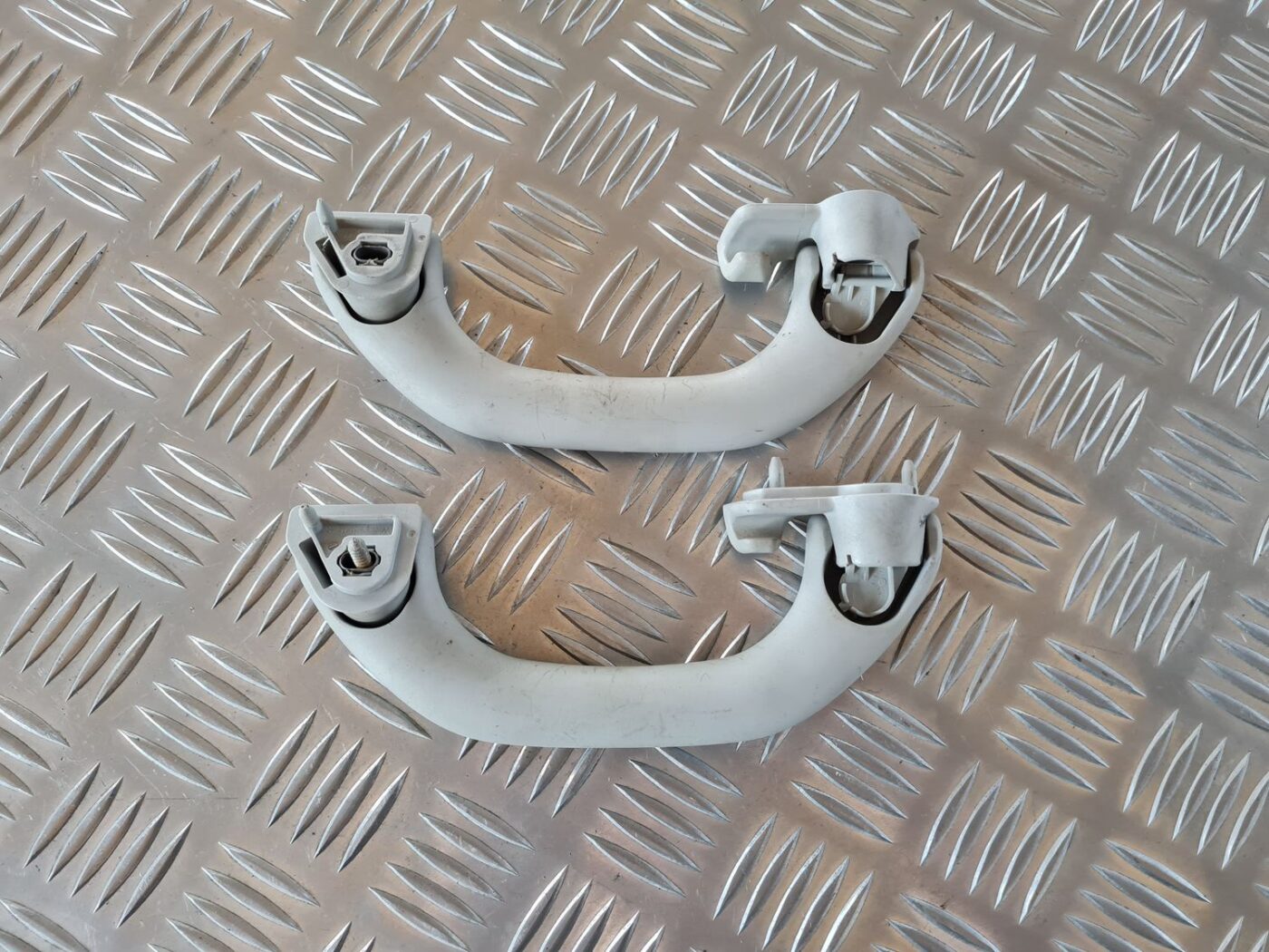 Salona rokturis griestos priekš VW GOLF IV 1999