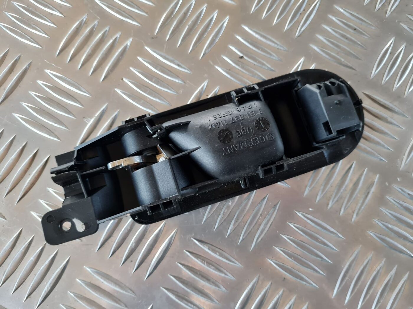 Salona durvju rokturis, priekšējais labais priekš VW GOLF IV 1999