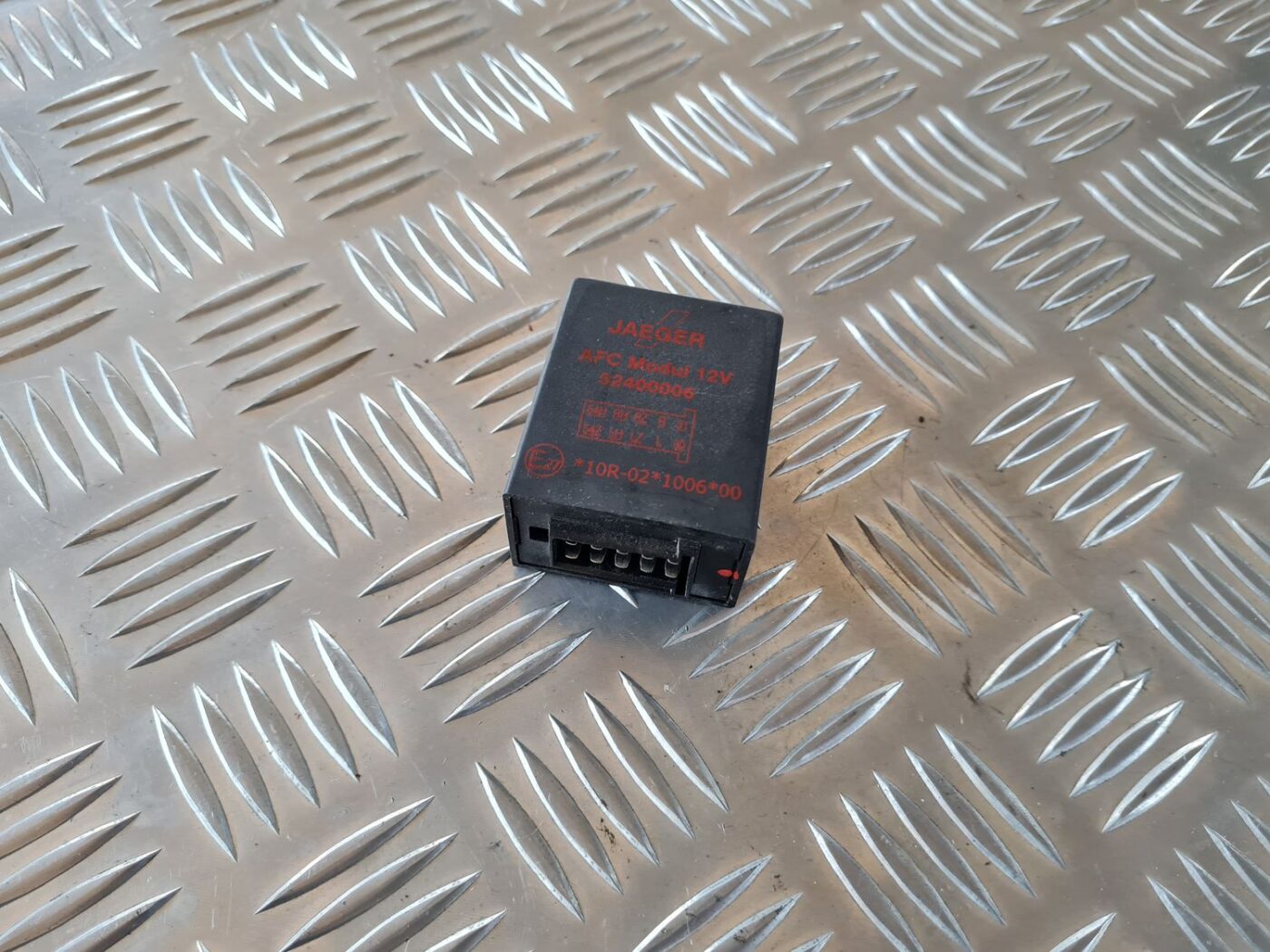 Piekabes āķa vadības bloks priekš VW GOLF IV 1999 1 Piekabes āķa vadības bloks priekš VW GOLF IV 1999