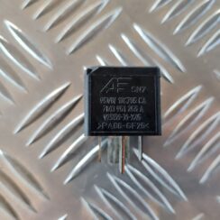 Drošinātāju releja priekš VW GOLF IV 1999