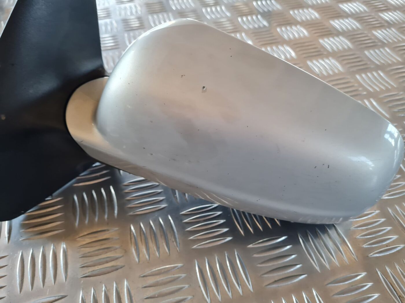 Ārējais spogulis, pa kreisi priekš VW GOLF IV 1999