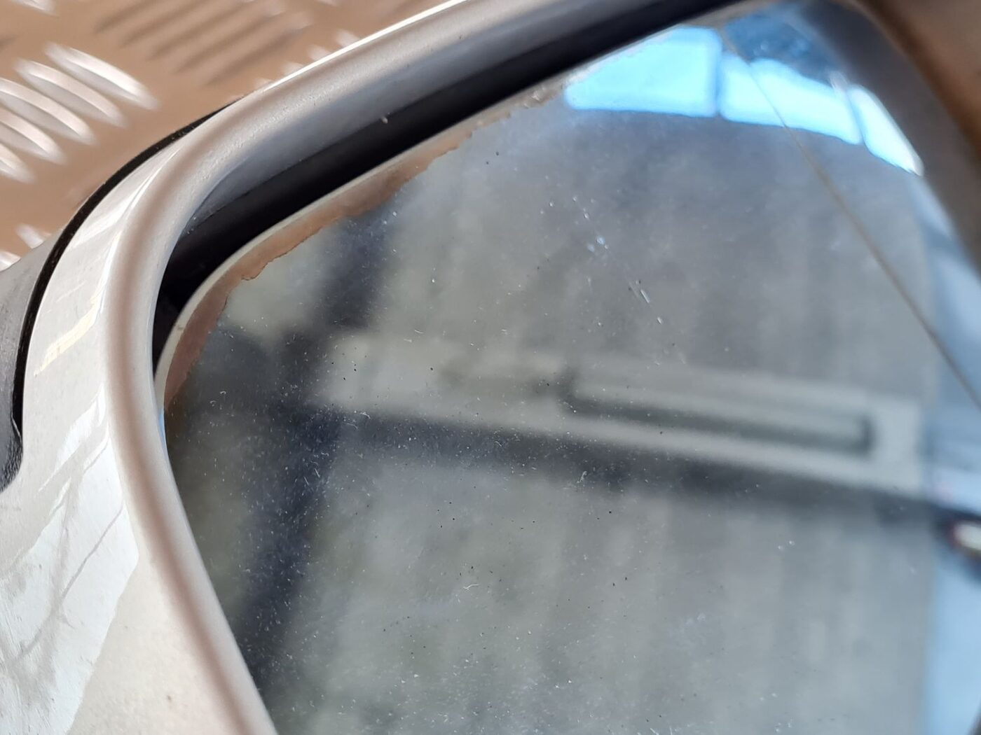 Ārējais spogulis, pa kreisi priekš VW GOLF IV 1999