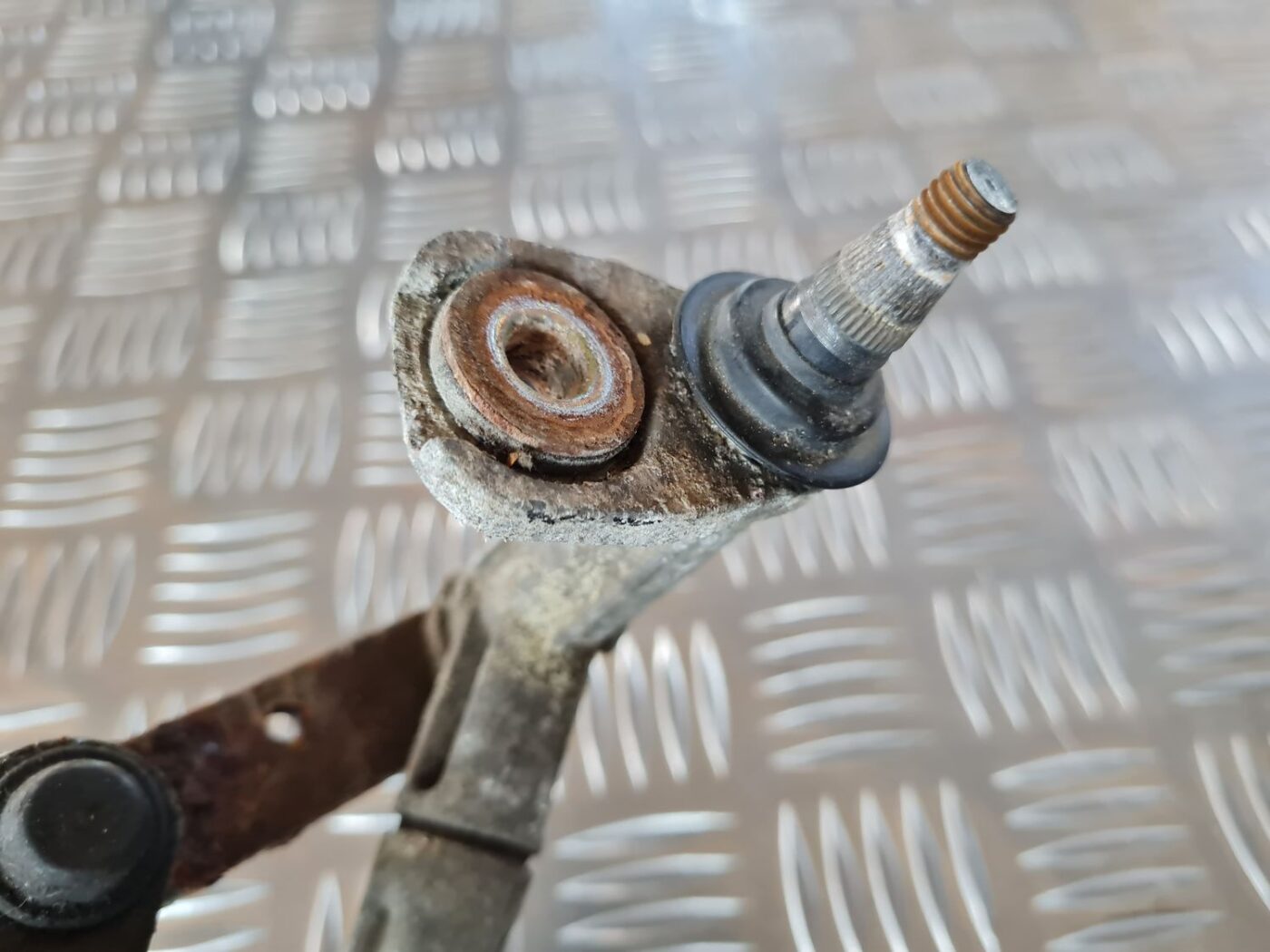 Vējstikla tīrīšanas mehānisms priekš VW GOLF IV 1999 2 Vējstikla tīrīšanas mehānisms priekš VW GOLF IV 1999