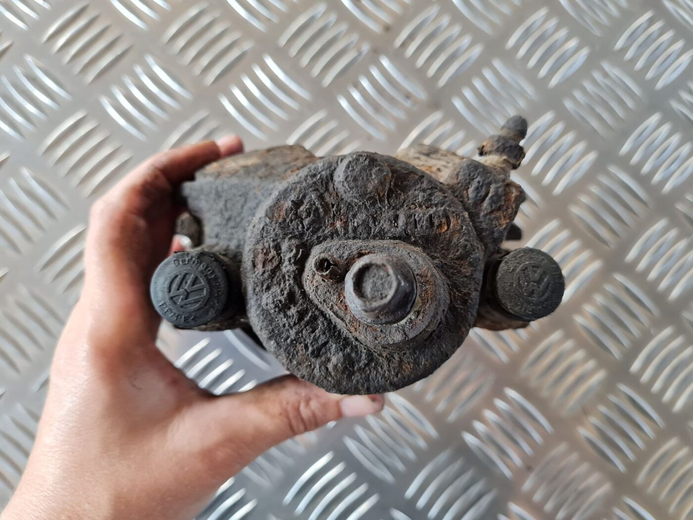 Priekšējais labais suports priekš VW GOLF IV 1999