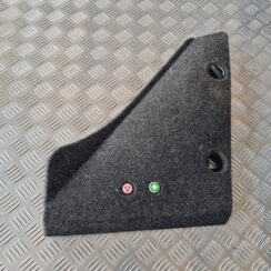 Bagāžnieka nodalījuma sānu apdares lūka priekš VW GOLF IV 1999