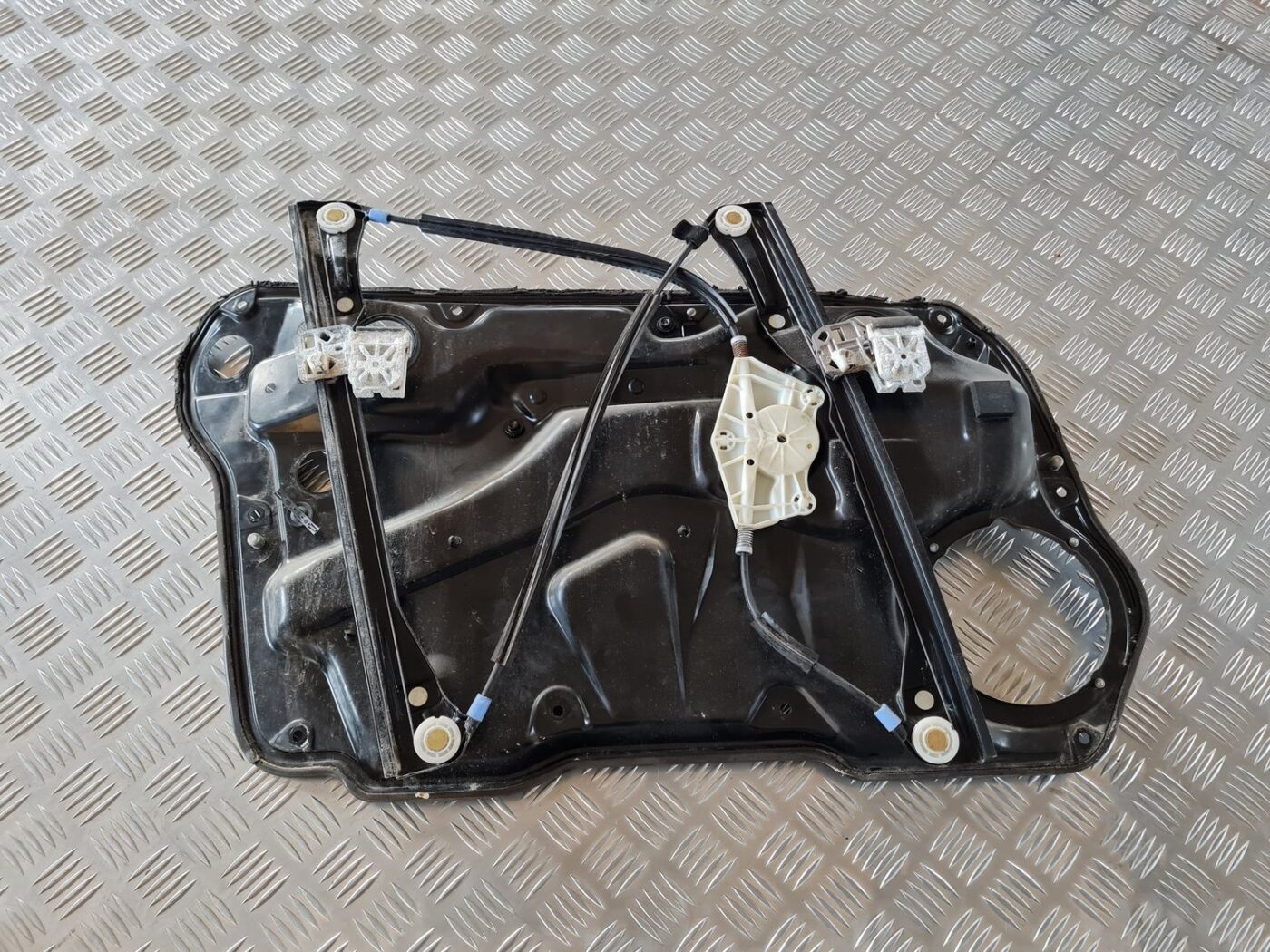 Stikla pacelšanas mehānisma panele priekš VW GOLF IV 1999