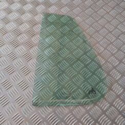 Kreiso durvju stūra stikls priekš VW GOLF IV 1999