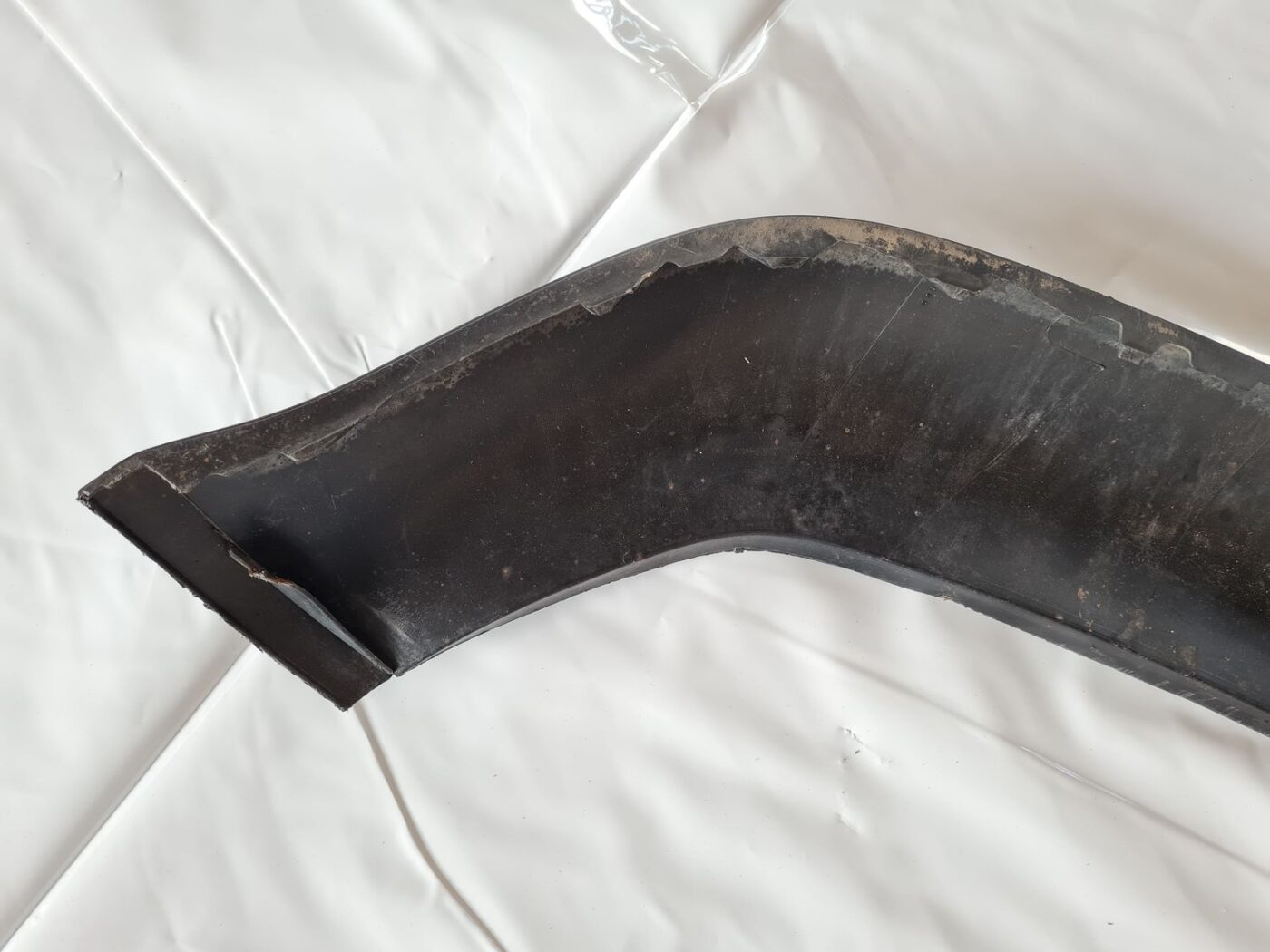 Bufera spoileris priekš VW GOLF IV 1999 2 Bufera spoileris priekš VW GOLF IV 1999