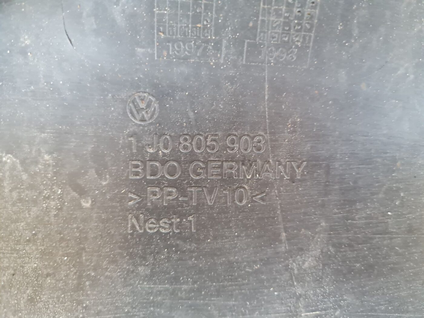 Bufera spoileris priekš VW GOLF IV 1999 4 Bufera spoileris priekš VW GOLF IV 1999