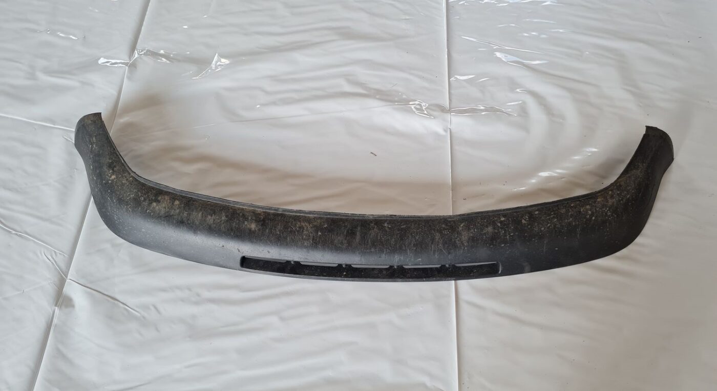 Bufera spoileris priekš VW GOLF IV 1999 3 Bufera spoileris priekš VW GOLF IV 1999