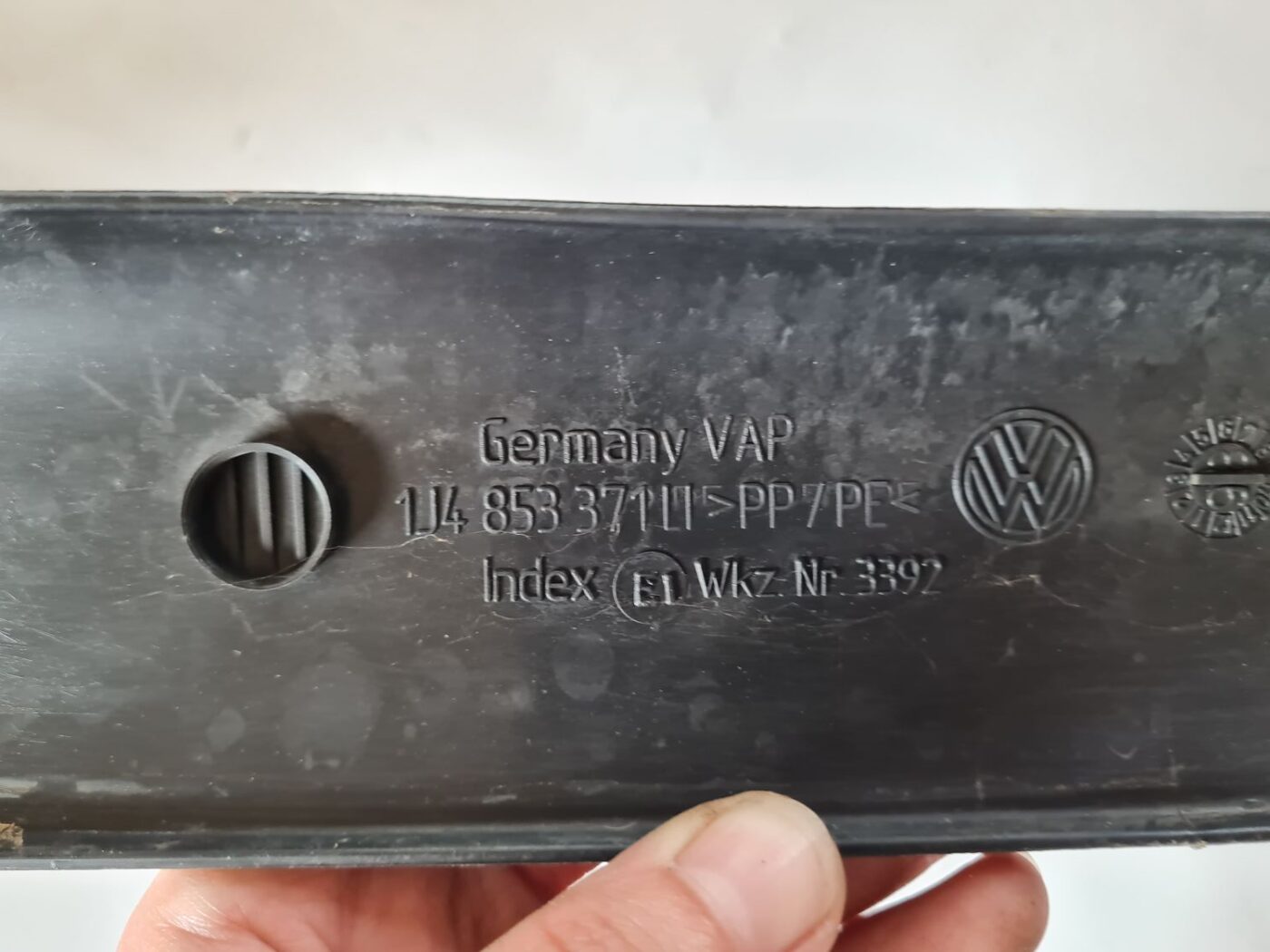 Sliekšņa kreisa uzlika priekš VW GOLF IV 1999