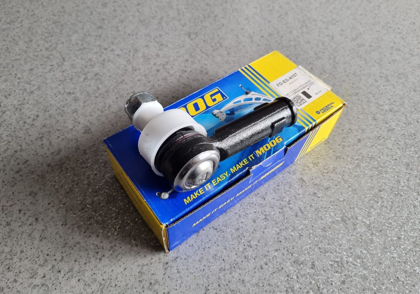 Stūres mehānisma uzgalis priekš