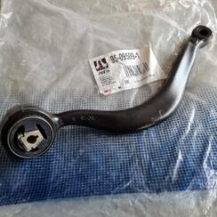 Priekšējas piekares svira priekš