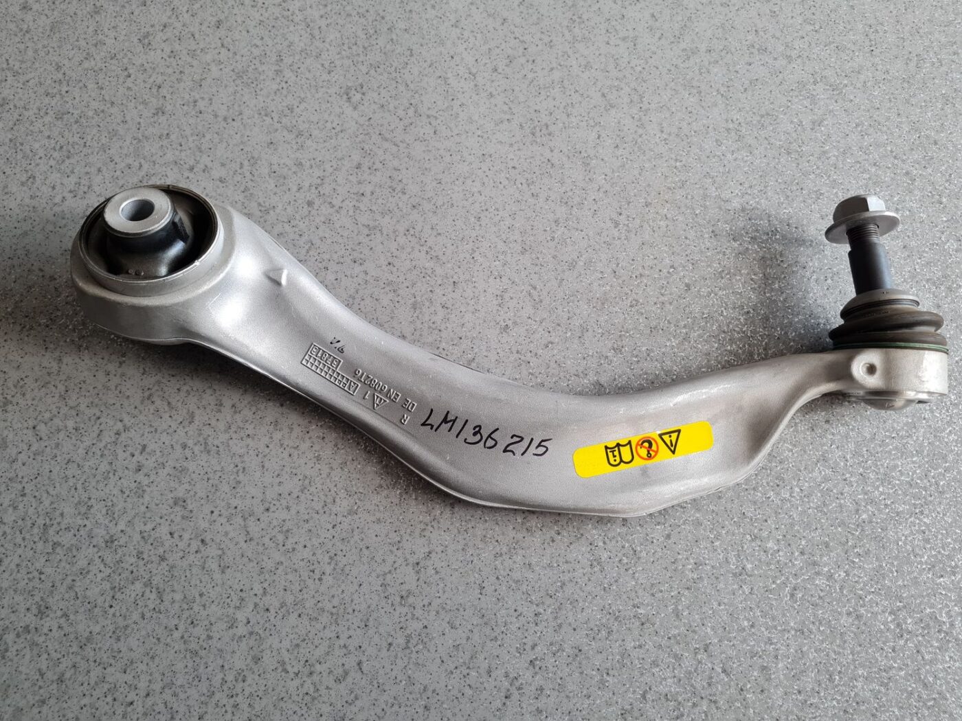 Priekšējas piekares svira priekš 2 Priekšējas piekares svira priekš