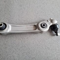 Priekšējas piekares svira priekš