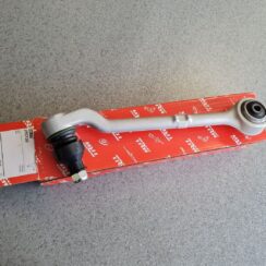 Priekšējas piekares svira priekš