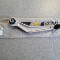 Aizmugures piekares svira priekš