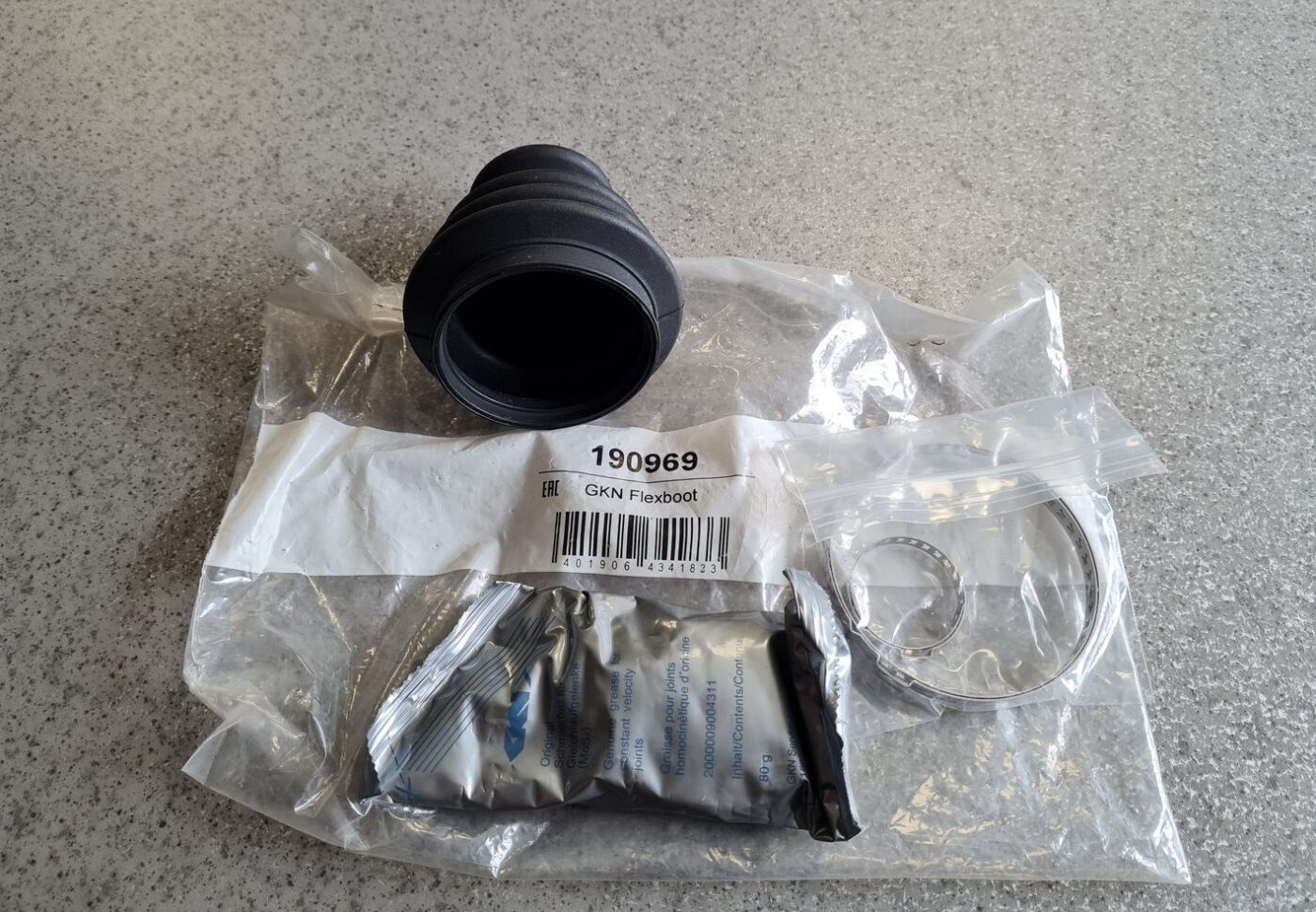 Iekšējais pusass šarnīra putekļu sargs priekš 1 Iekšējais pusass šarnīra putekļu sargs priekš