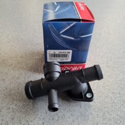 Termostata korpuss priekš NEW AND USED CAR SPARE PARTS