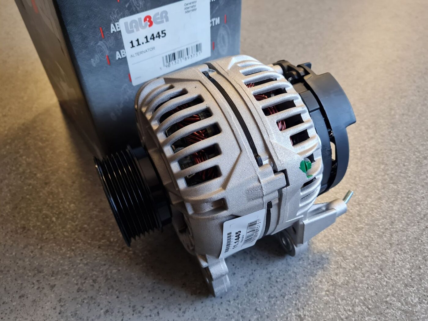 Ģenerators priekš NEW AND USED CAR SPARE PARTS 4 Ģenerators priekš NEW AND USED CAR SPARE PARTS