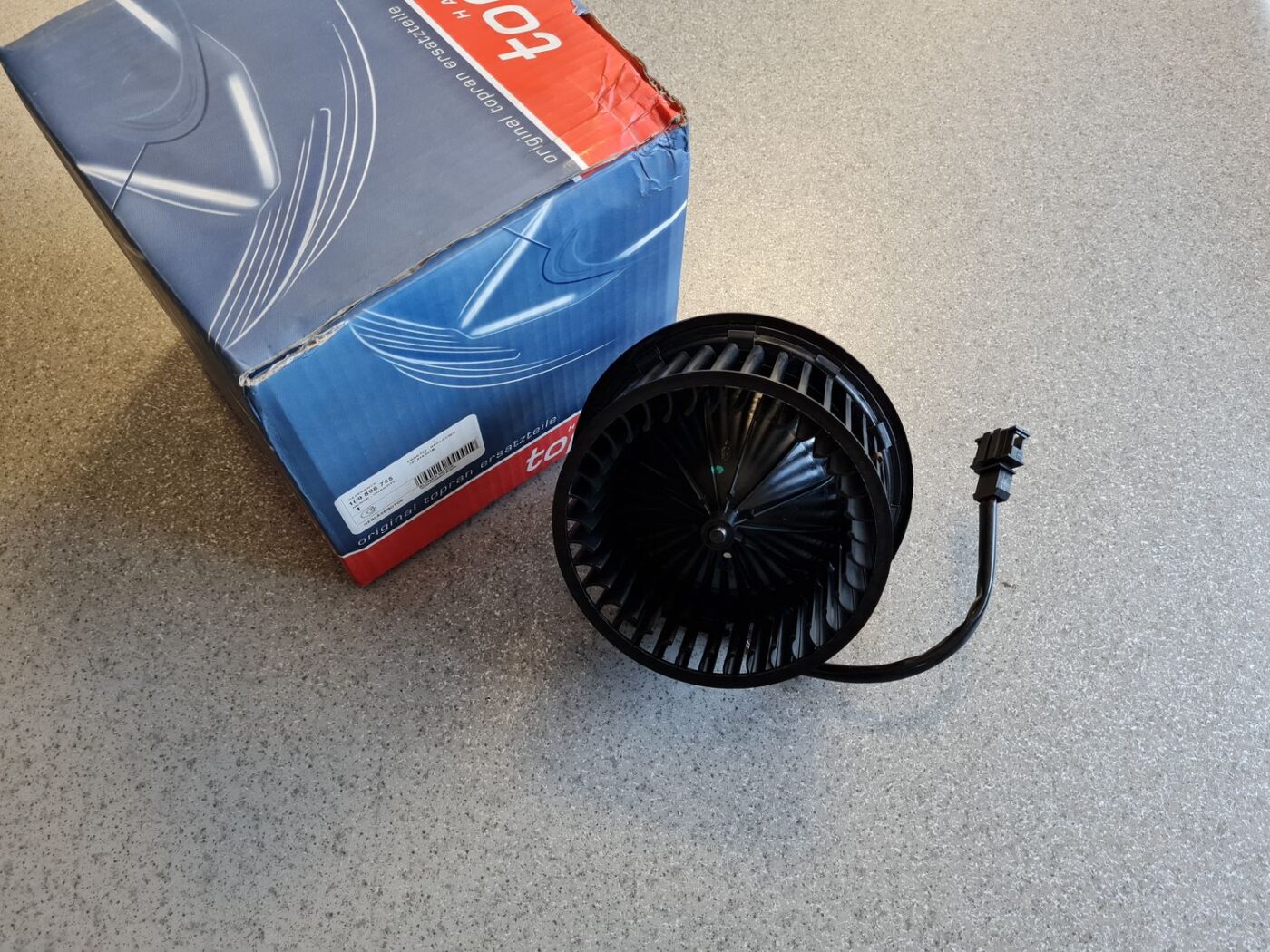 Salona ventilators priekš 1 Salona ventilators priekš