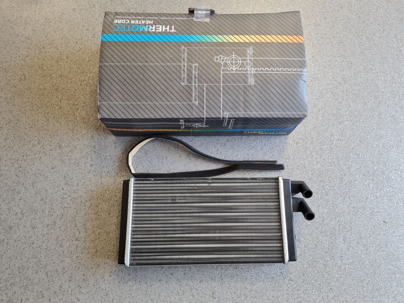 Apsildes sistēmas radiators priekš 1 Apsildes sistēmas radiators priekš