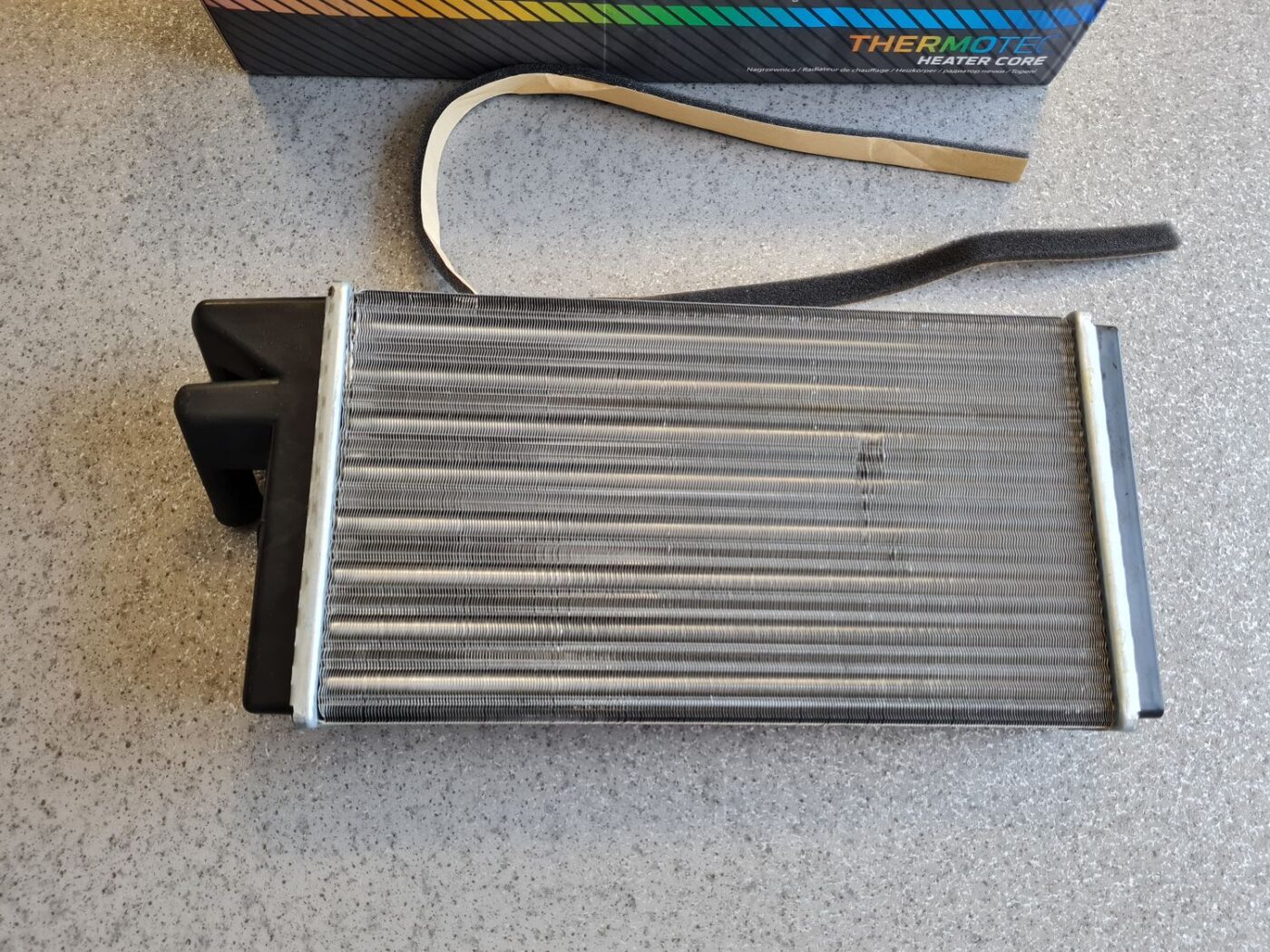 Apsildes sistēmas radiators priekš 4 Apsildes sistēmas radiators priekš