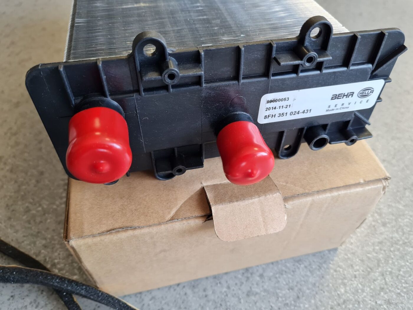 Apsildes sistēmas radiators priekš 2 Apsildes sistēmas radiators priekš