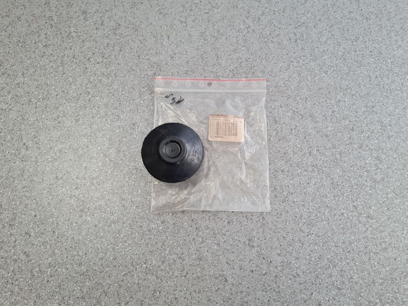 Dzinēja spilvens priekš 1 Dzinēja spilvens priekš