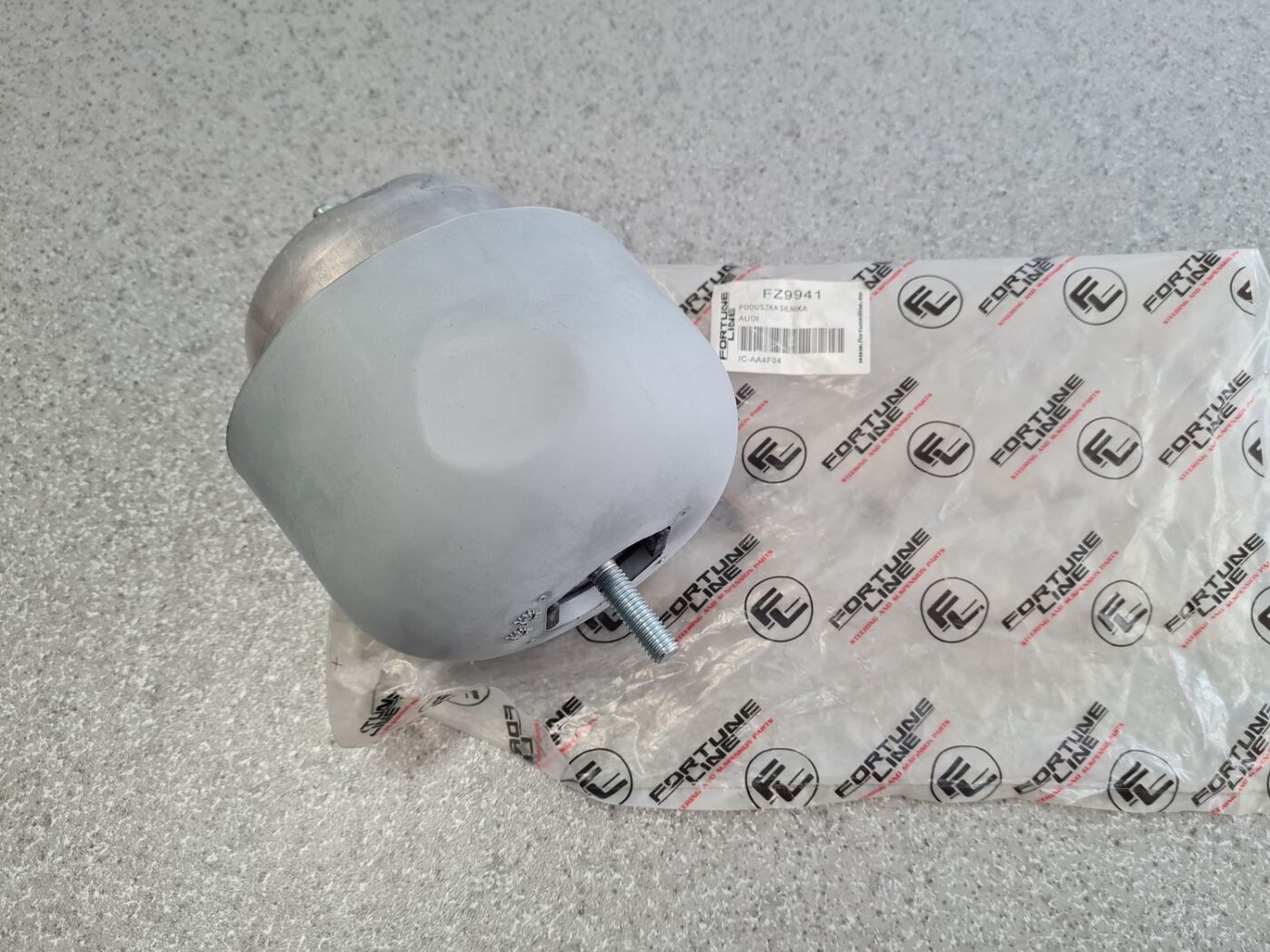 Dzinēja spilvens priekš 2 Dzinēja spilvens priekš