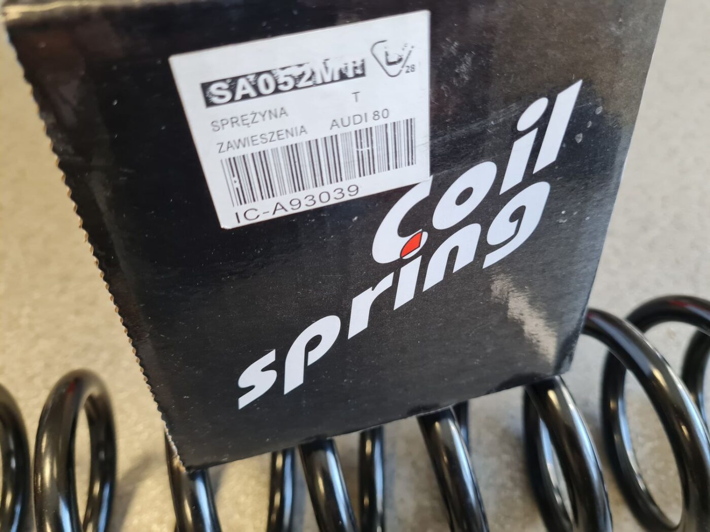 Aizmugurējā atspere priekš 2 Aizmugurējā atspere priekš