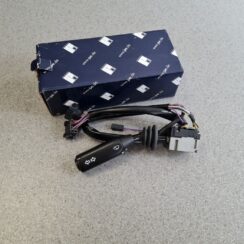 Stūres daudzfunkcionālais slēdzis priekš