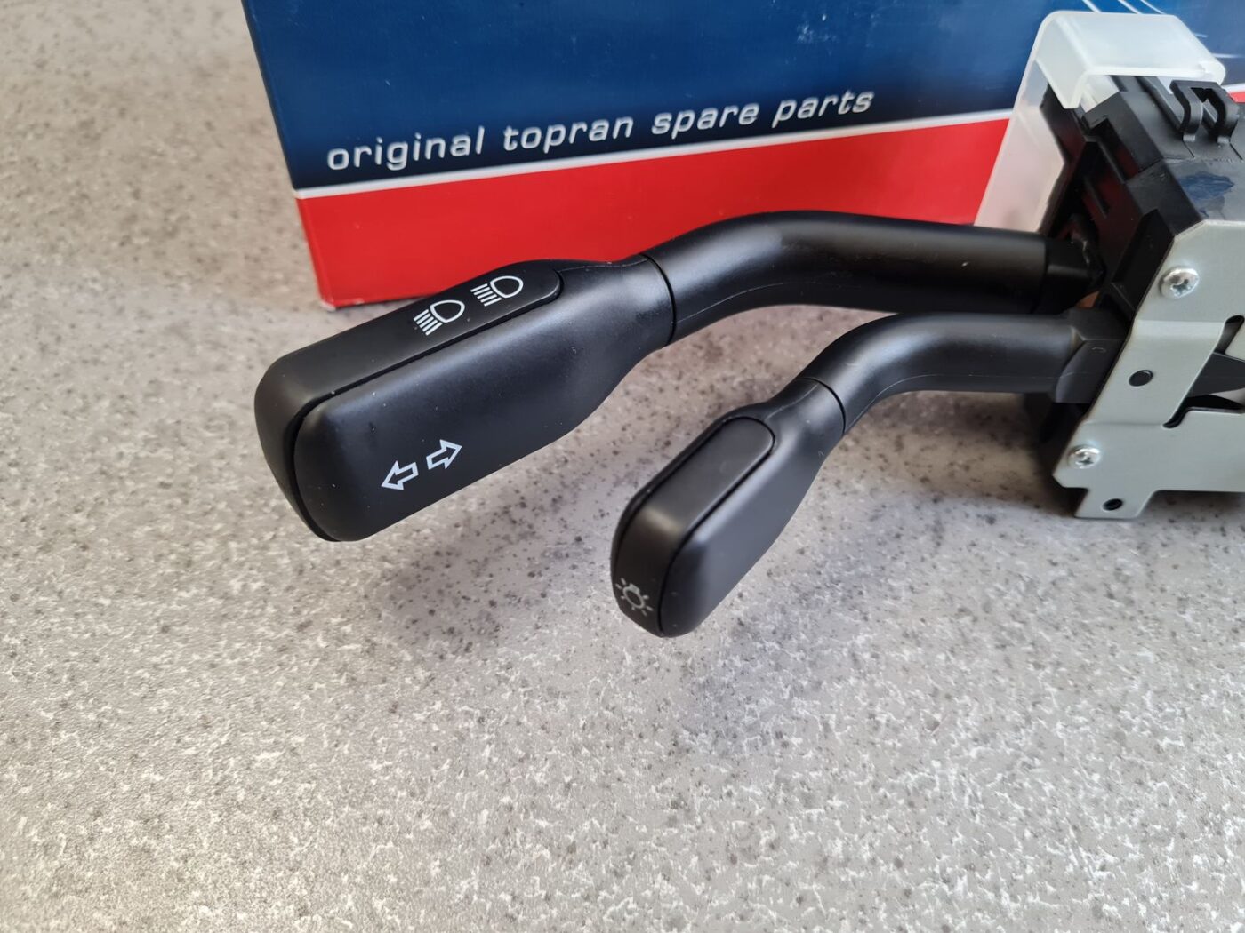 Stūres statnes slēdzis priekš 5 Stūres statnes slēdzis priekš