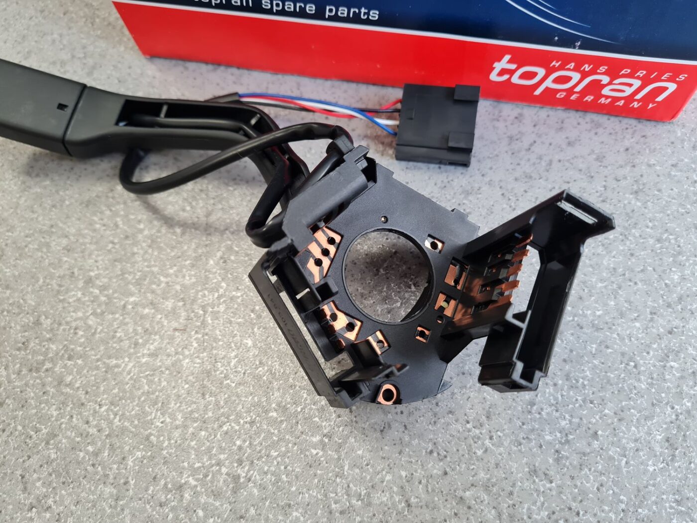 Stikla tīrītāja slēdzis priekš 4 Stikla tīrītāja slēdzis priekš