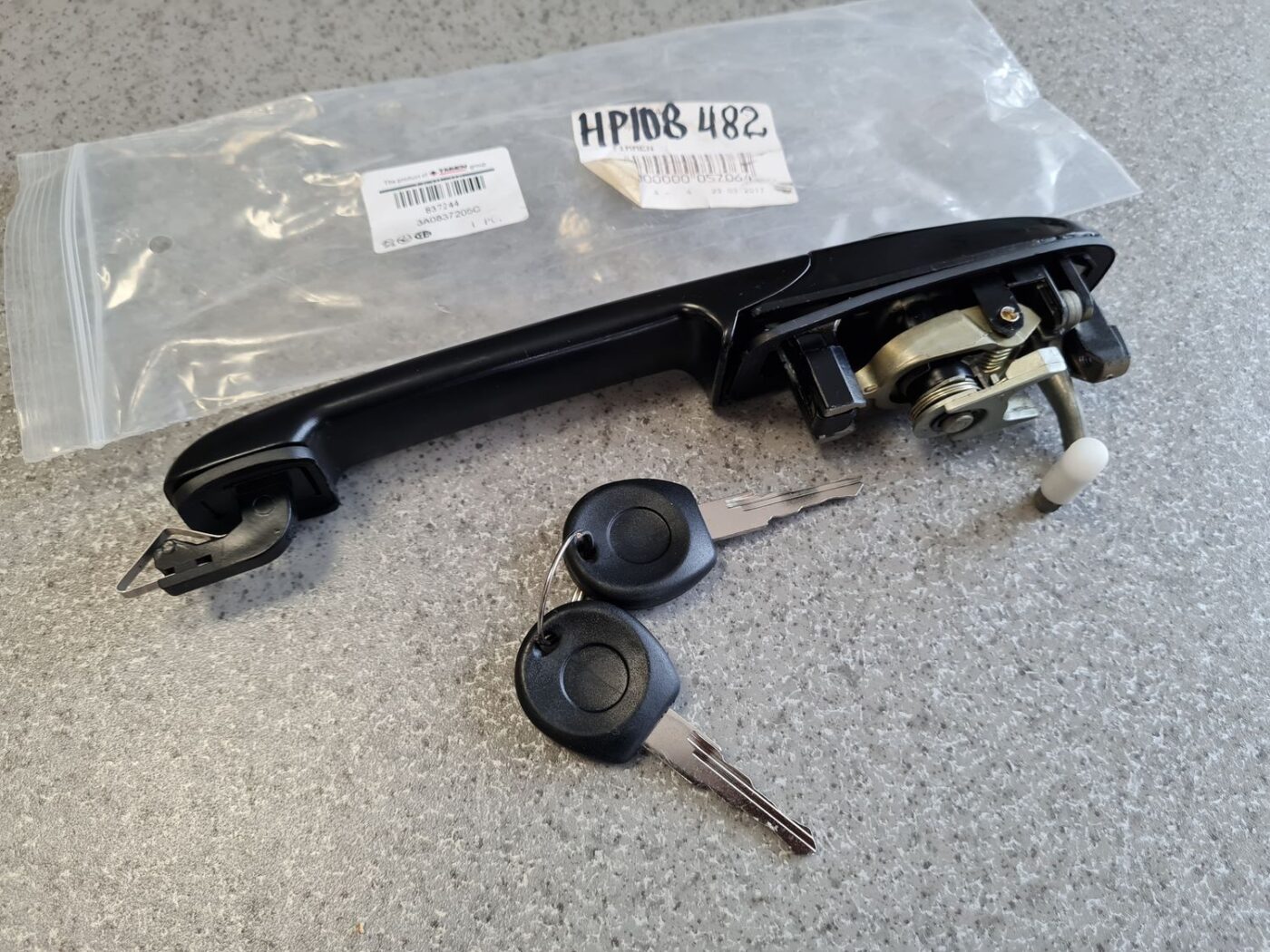 Aizmugurējais kreisais durvju rokturis priekš 5 Aizmugurējais kreisais durvju rokturis priekš