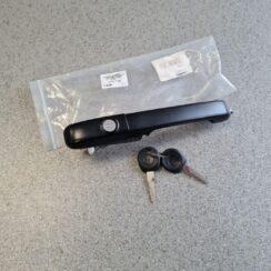 Priekšējāis labais durvju rokturis priekš