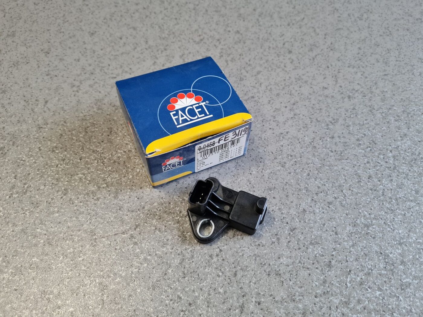 Kloķvārpstas devējs priekš