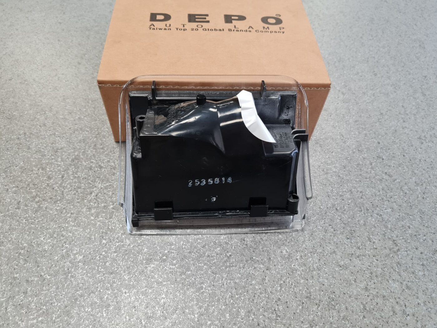 Pagrieziena signala lukturis priekš 2 Pagrieziena signala lukturis priekš