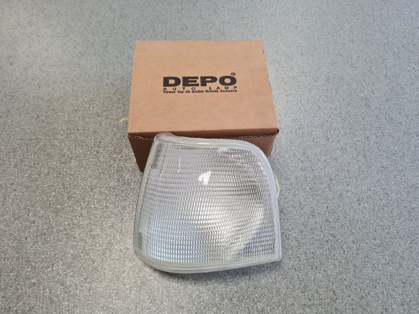 Pagrieziena signala lukturis priekš 1 Pagrieziena signala lukturis priekš