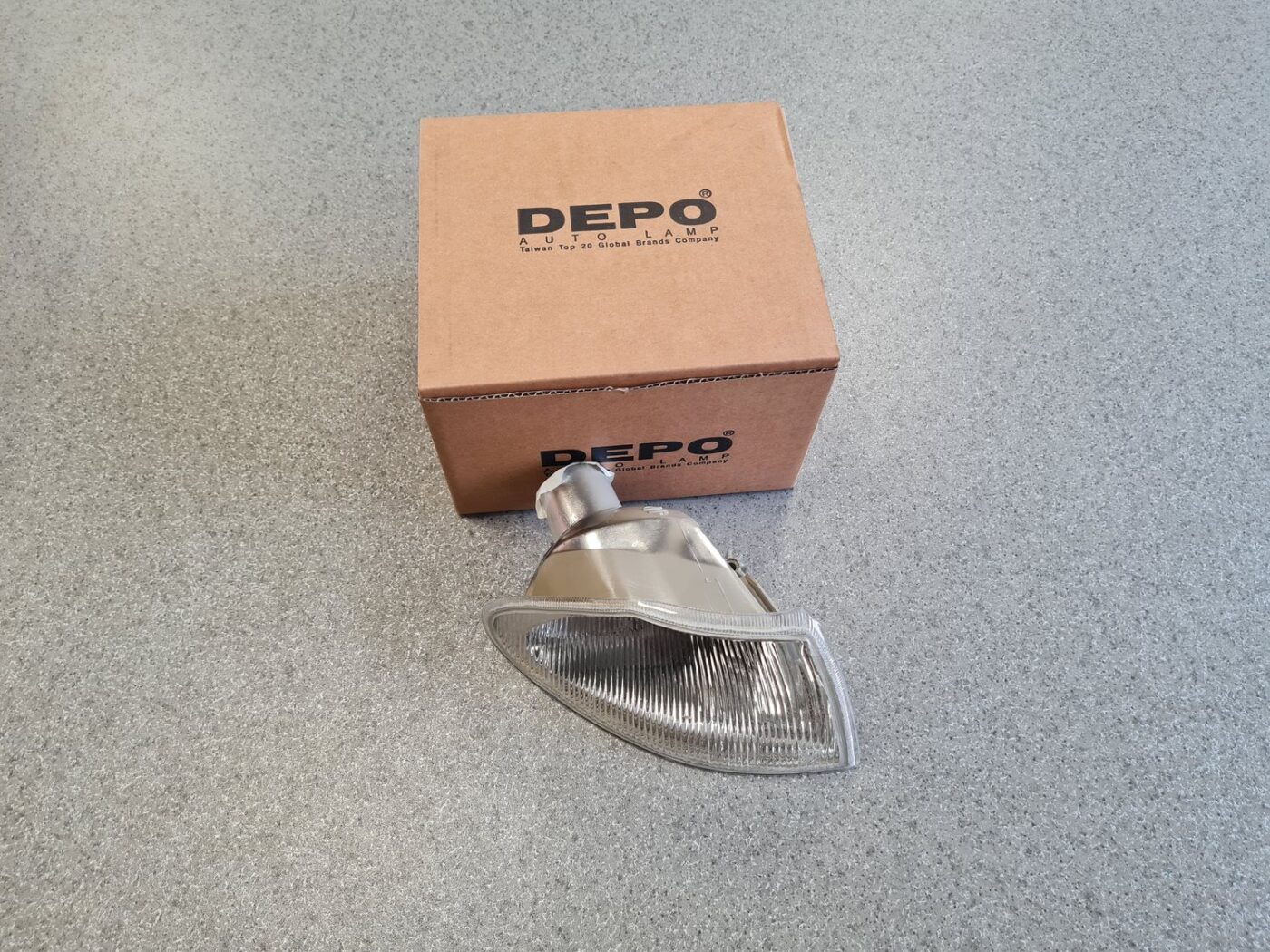 Pagrieziena signala lukturis priekš