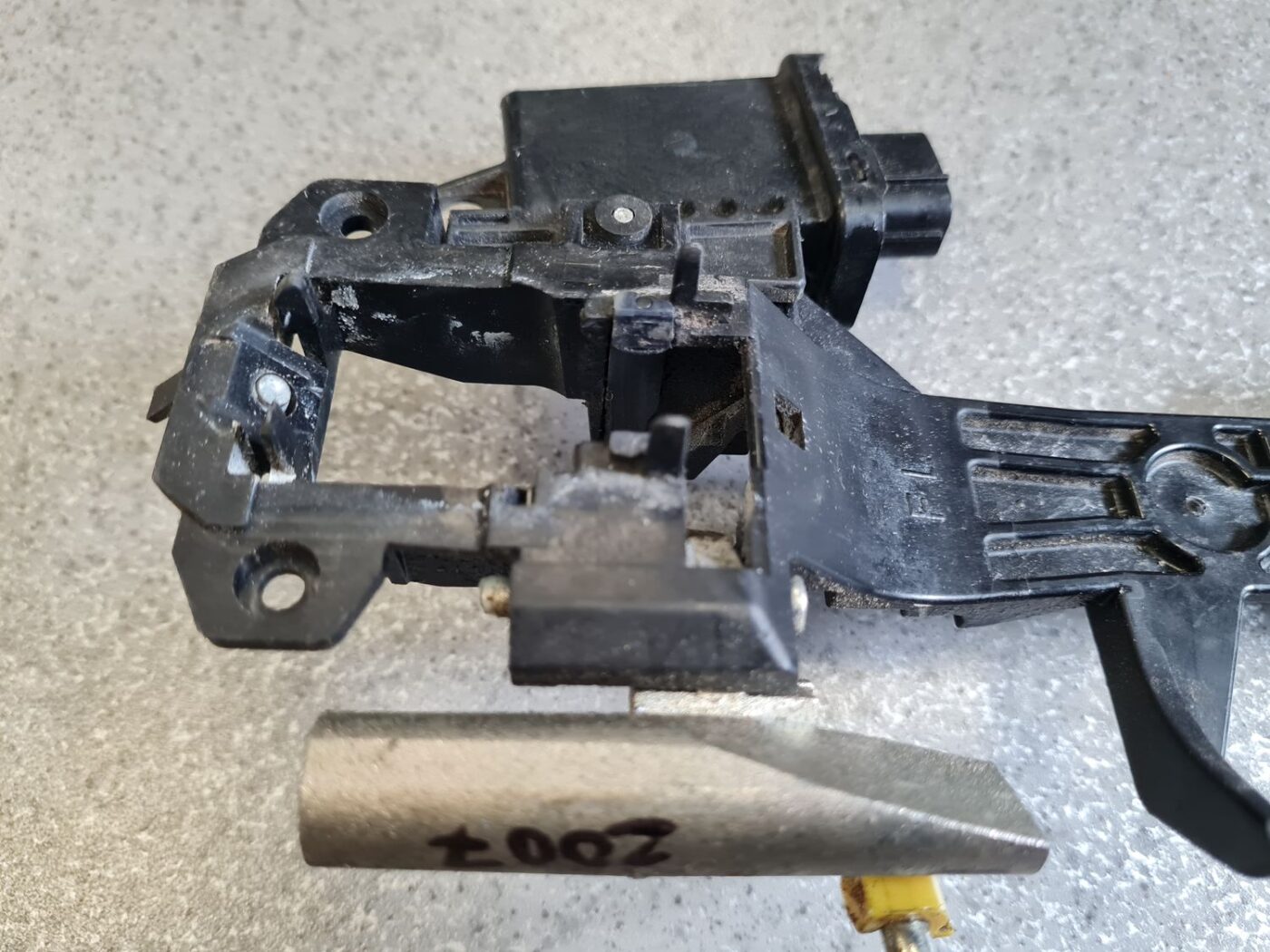 Durvju roktura iekšējais stiprinājums priekš LEXUS IS250 2007