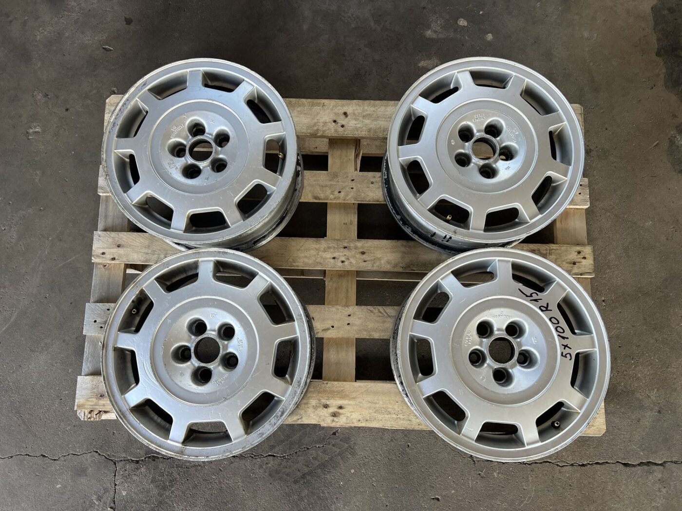 Lietie diski - vieglmetāla (kpl) priekš VW GOLF IV 1999 1 Lietie diski - vieglmetāla (kpl) priekš VW GOLF IV 1999