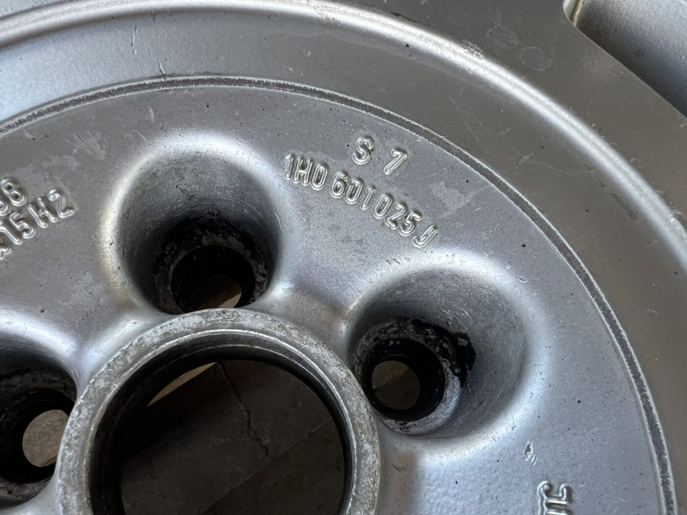 Lietie diski - vieglmetāla (kpl) priekš VW GOLF IV 1999 9 Lietie diski - vieglmetāla (kpl) priekš VW GOLF IV 1999