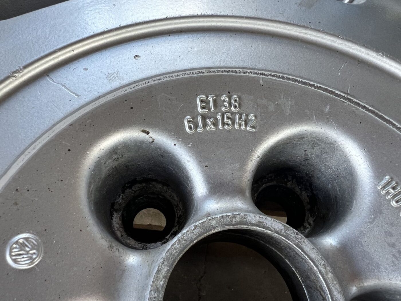 Lietie diski - vieglmetāla (kpl) priekš VW GOLF IV 1999 8 Lietie diski - vieglmetāla (kpl) priekš VW GOLF IV 1999