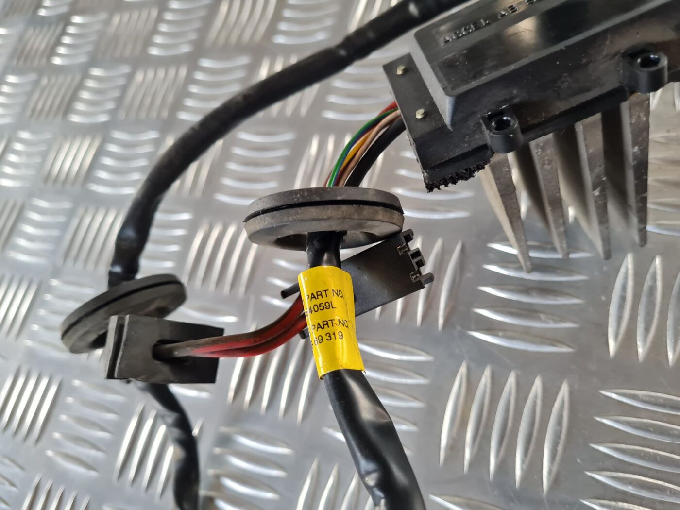 Salona ventilatora rezistors priekš SAAB 9-5 1999 3 Salona ventilatora rezistors priekš SAAB 9-5 1999