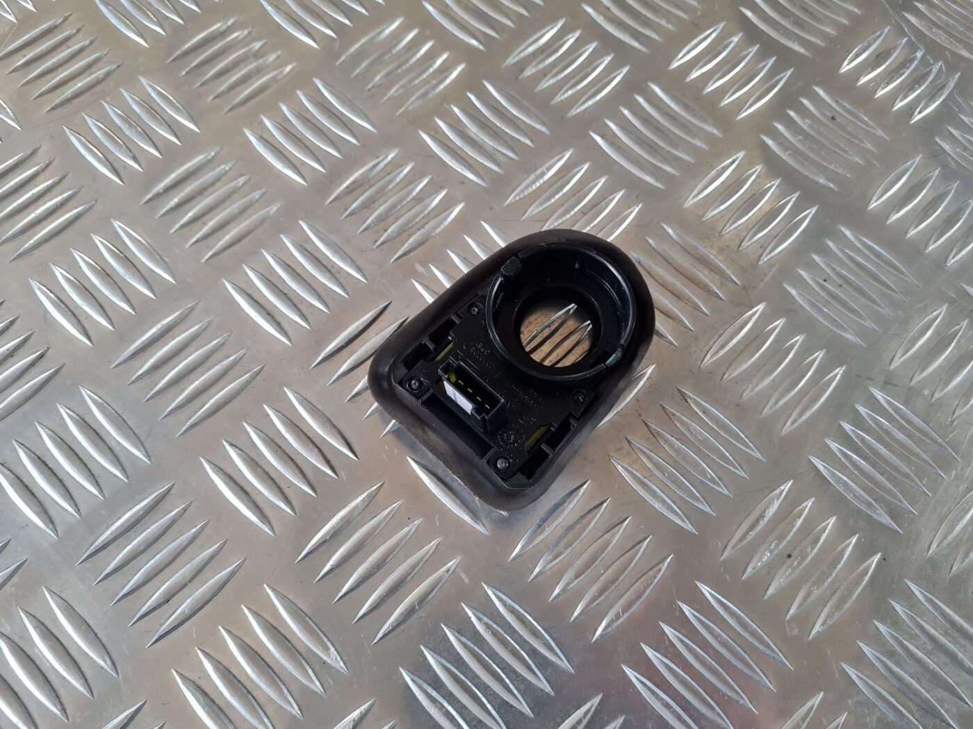 Imobilaizera devējs priekš SAAB 9-5 1999 2 Imobilaizera devējs priekš SAAB 9-5 1999