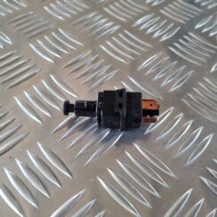 Bremžu signāla slēdzis priekš SAAB 9-5 1999