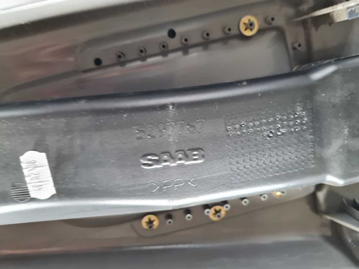 Vidējas salona statnes apdare priekš SAAB 9-5 1999