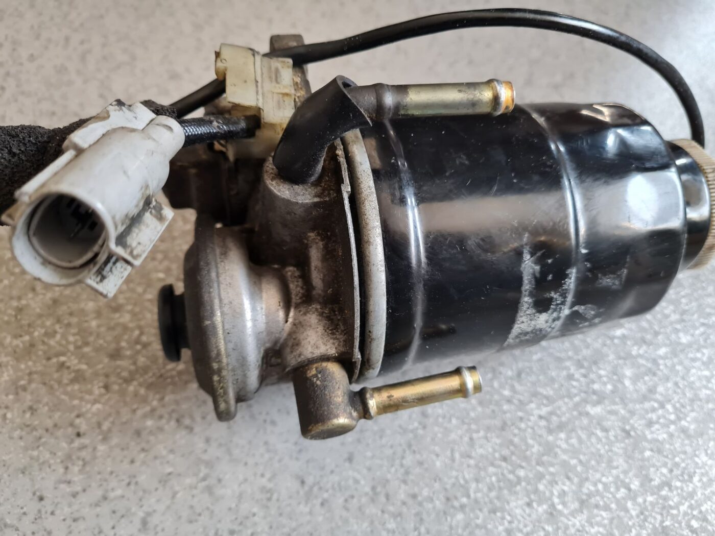 Degvielas filtra korpuss priekš TOYOTA YARIS VERSO 1999-2005