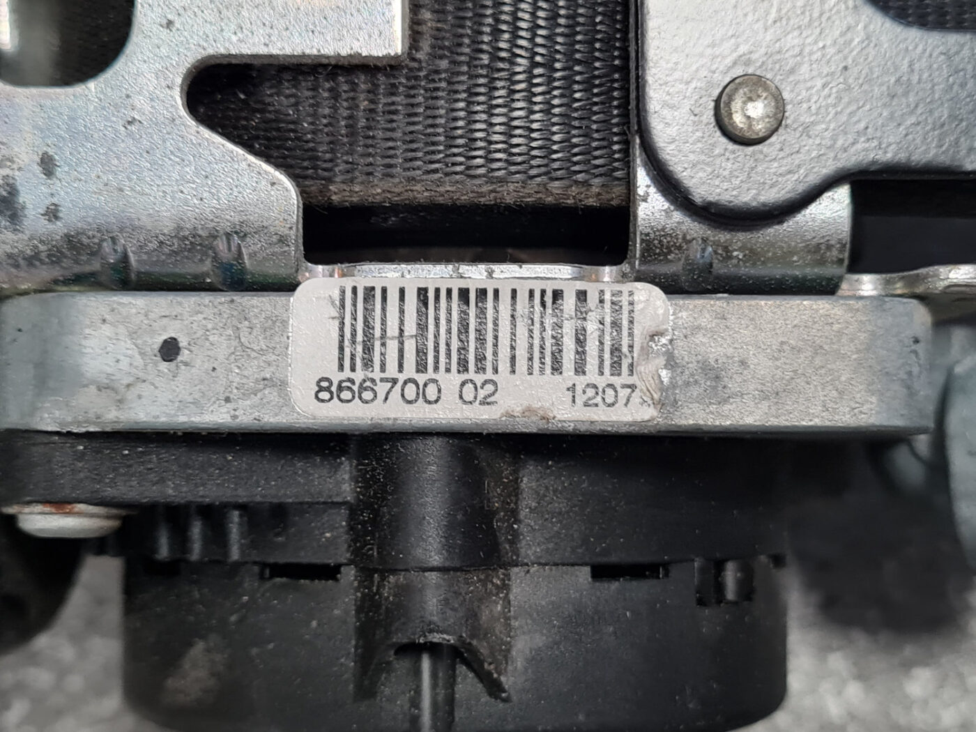 Priekšējā kreisā drošības josta priekš VOLVO V60 2012 4 Priekšējā kreisā drošības josta priekš VOLVO V60 2012